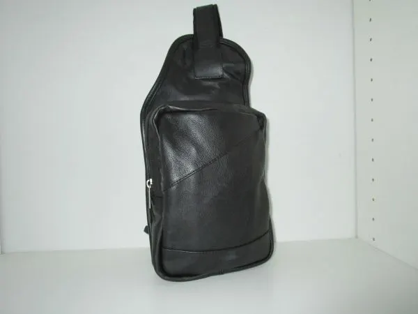 #148 Leather Crossover Bag Black