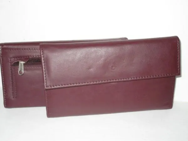 #207 - Ladies Leather Wallet - Plum