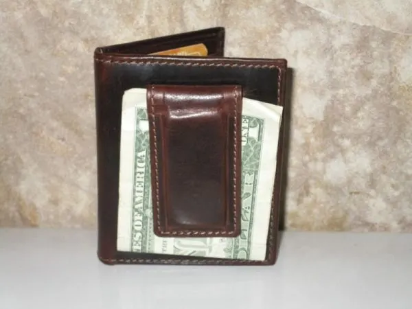 #54370 - OIL-TANNED LEATHER MAGNETIC MONEY CLIP - BROWN