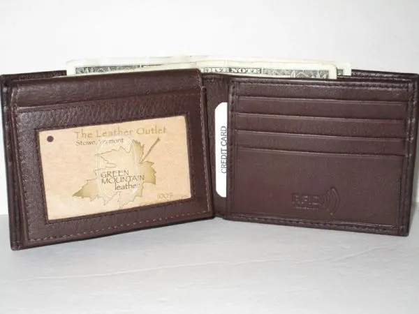 RFID - #51256 - Leather Bi-Fold w/a Flash Pass - Brown